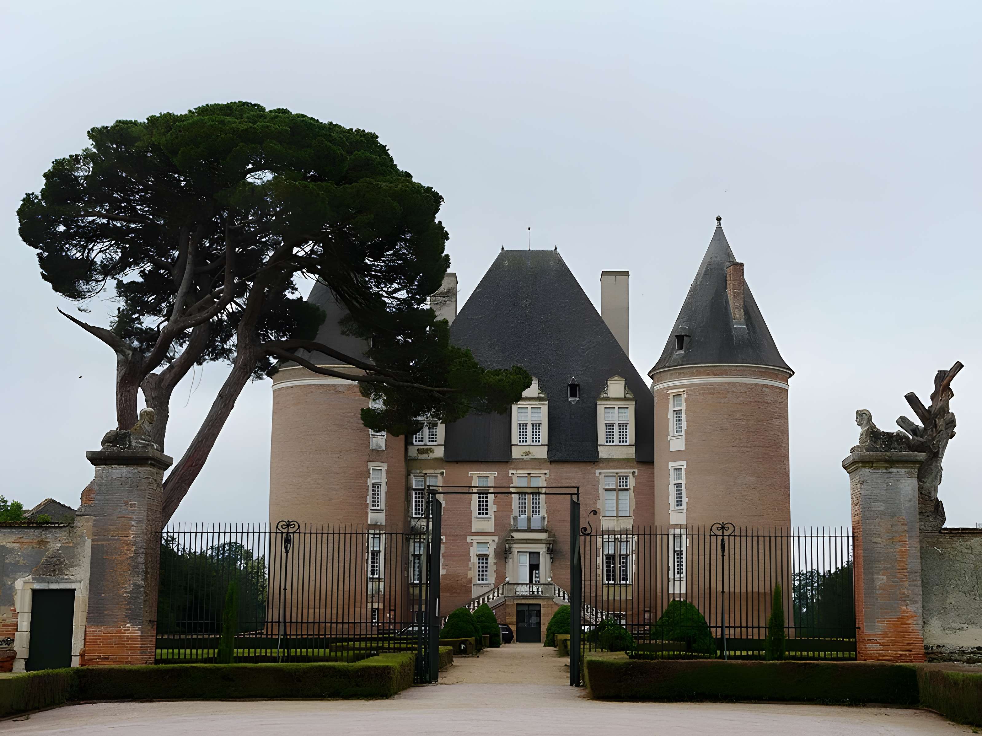 Château de Saint-Élix-le-Château