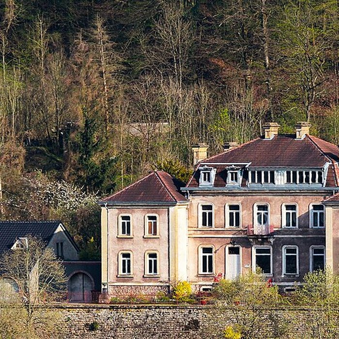 Photo de Musée municipal des émaux et faïences