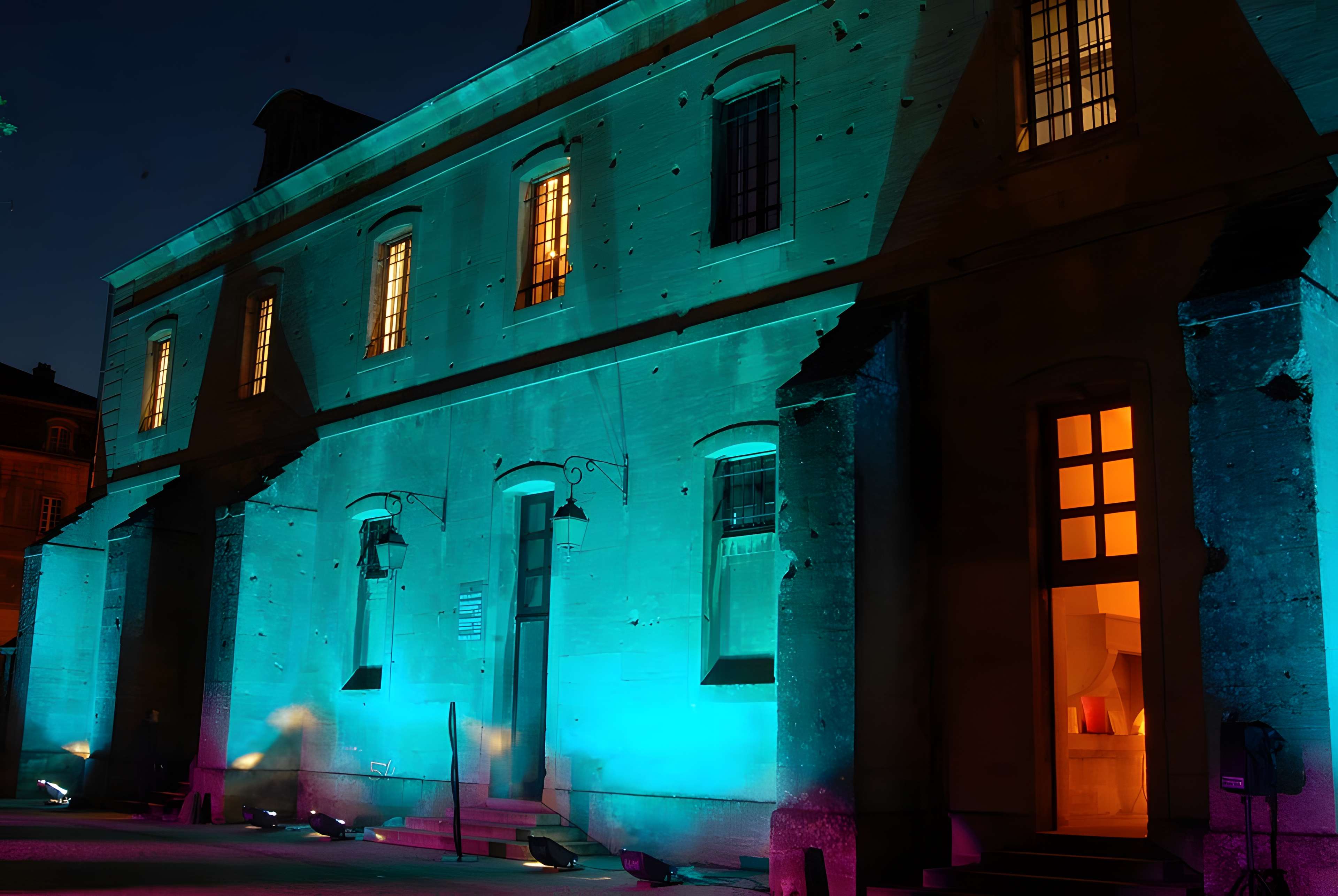 Musée municipal des émaux et faïences