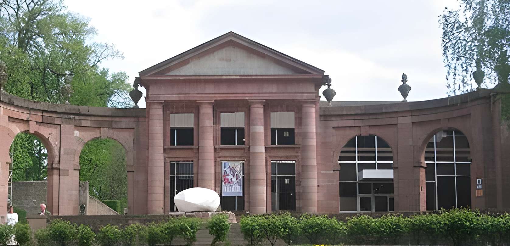 Musée Municipal Pierre Noël à Saint-Dié-des-Vosges extérieur du musée