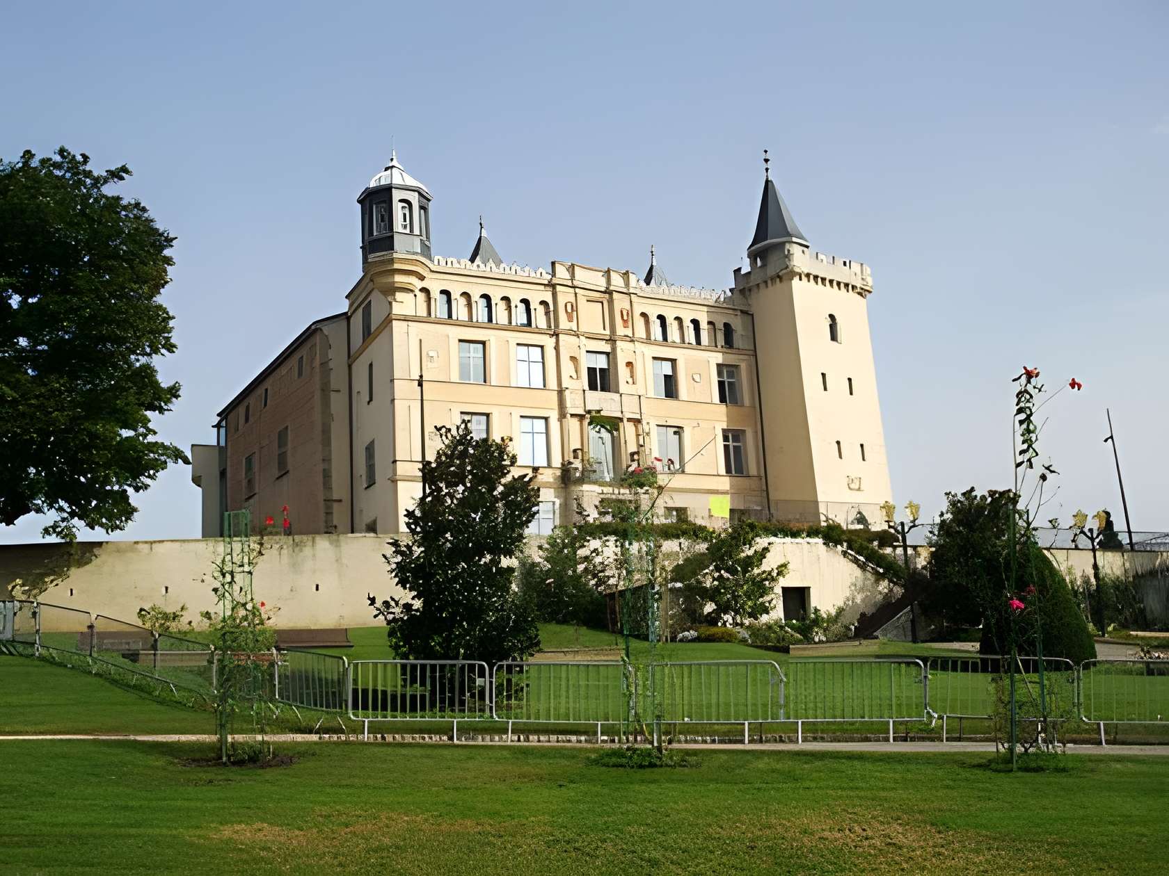 Château de Saint-Priest 