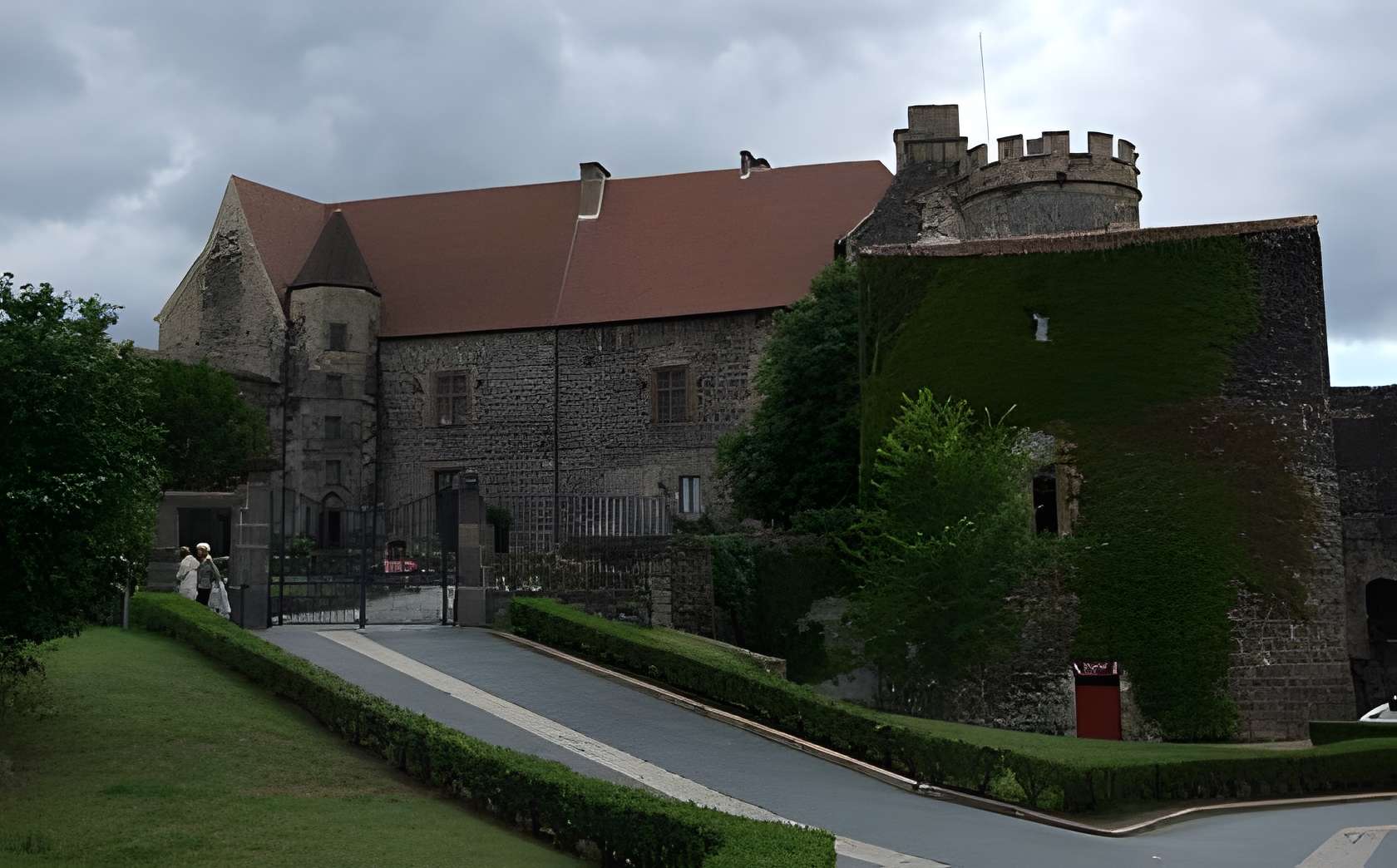 Château de Saint-Saturnin dans le Puy-de-Dôme 