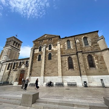 Cathédrale Saint-Apollinaire de Valence
