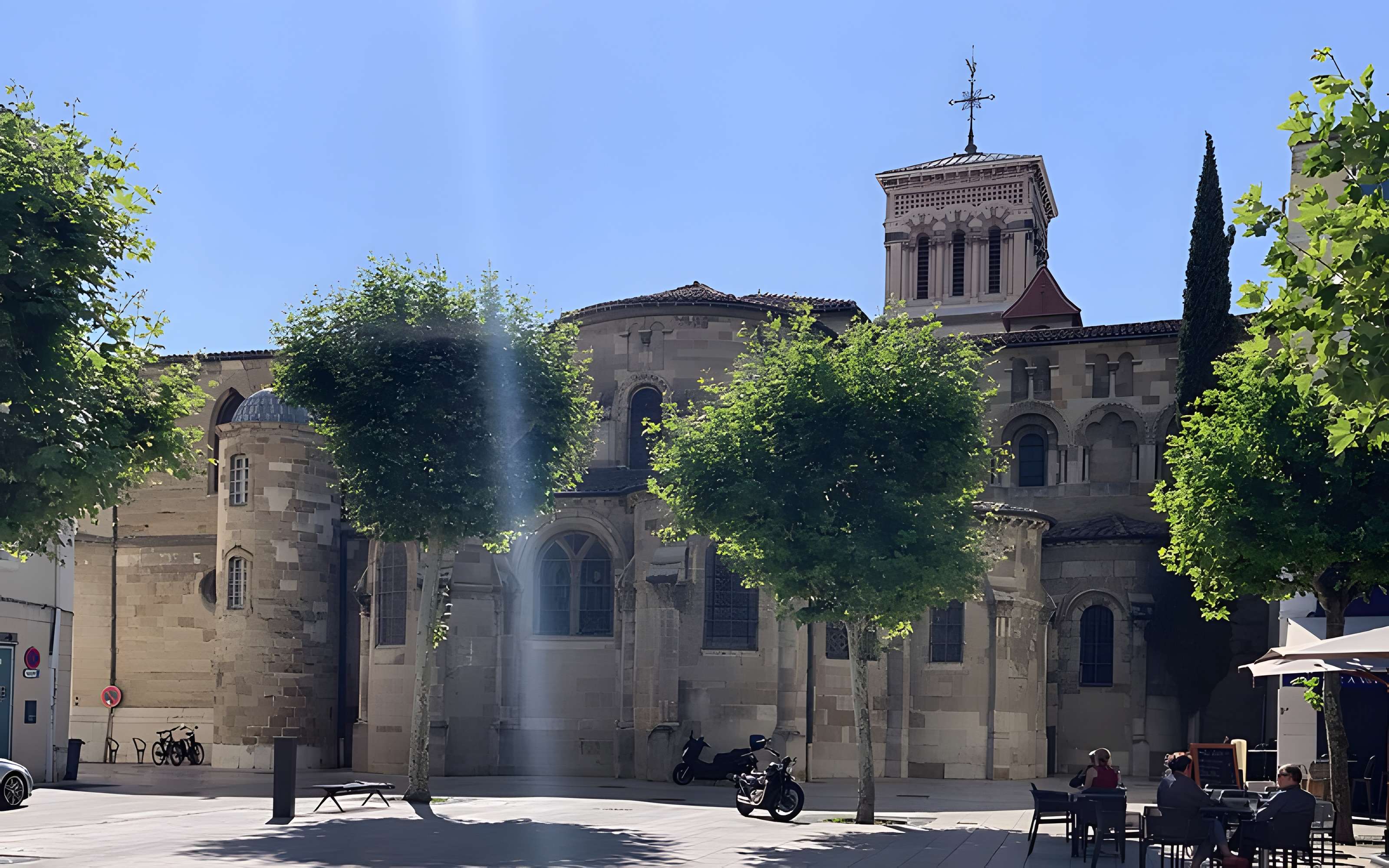 Cathédrale Saint-Apollinaire de Valence