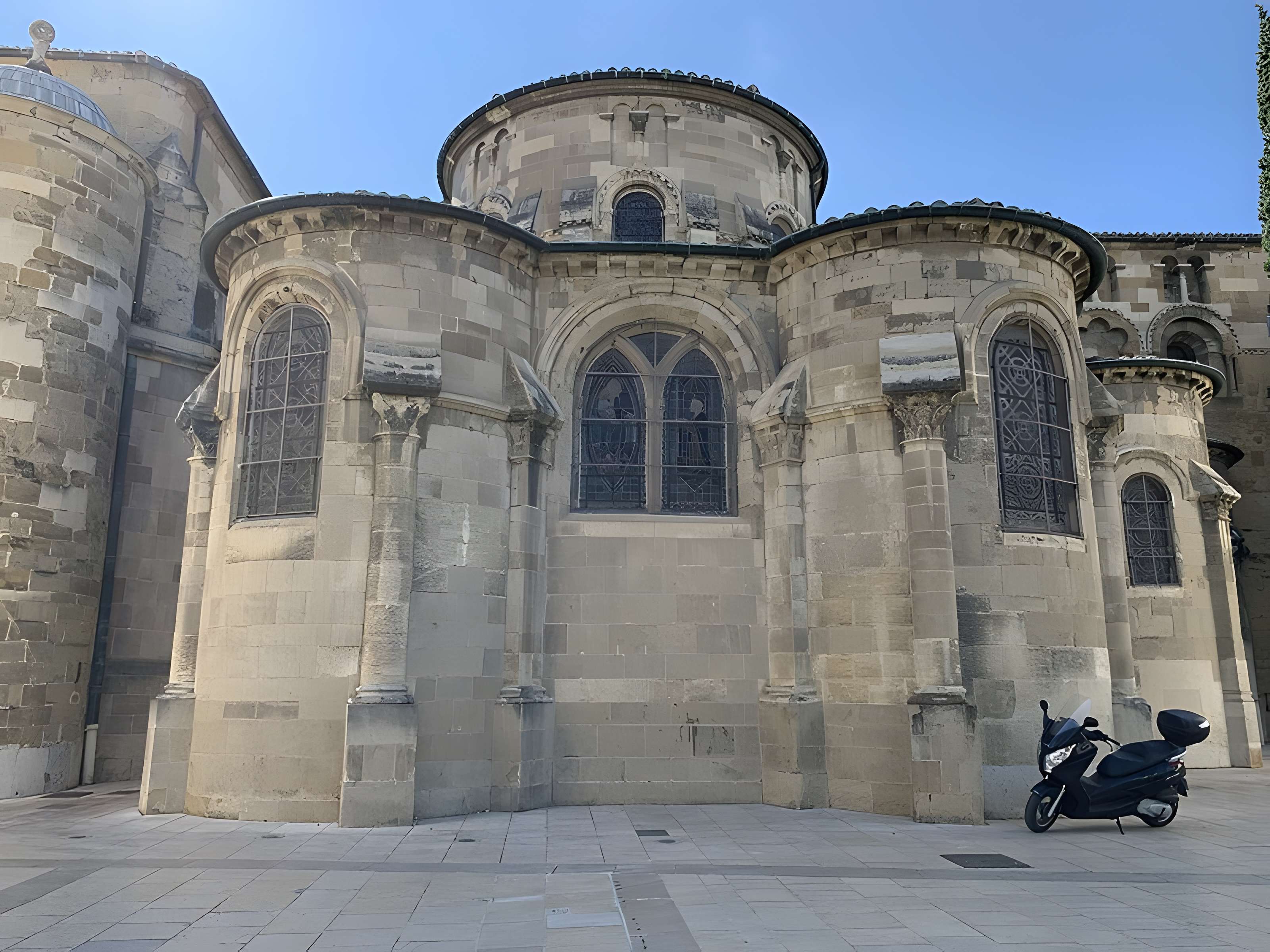 Cathédrale Saint-Apollinaire de Valence