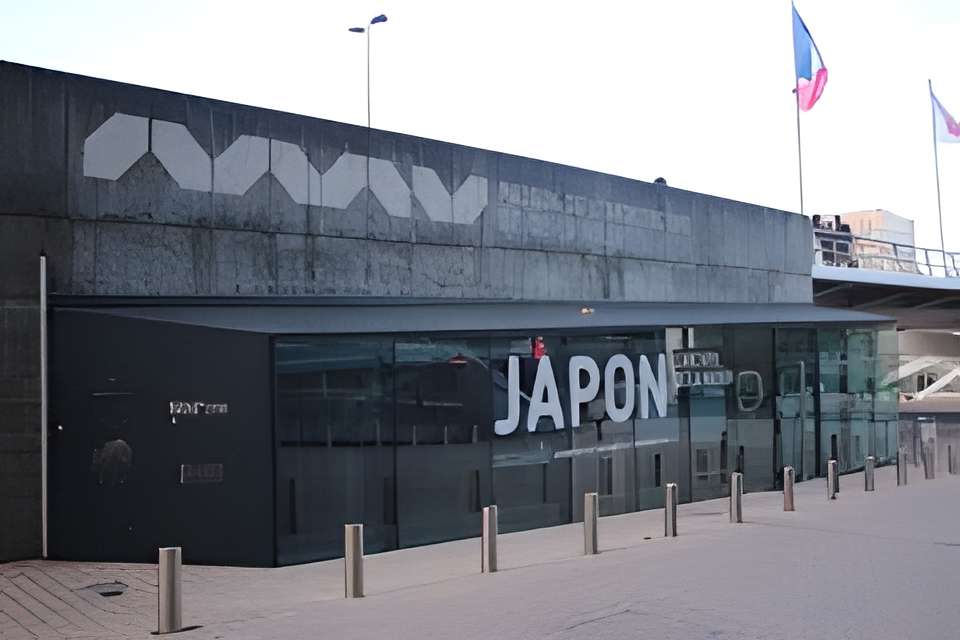 Maison de l'Architecture et de la Ville du Nord Pas de Calais à Lille extérieur du musée