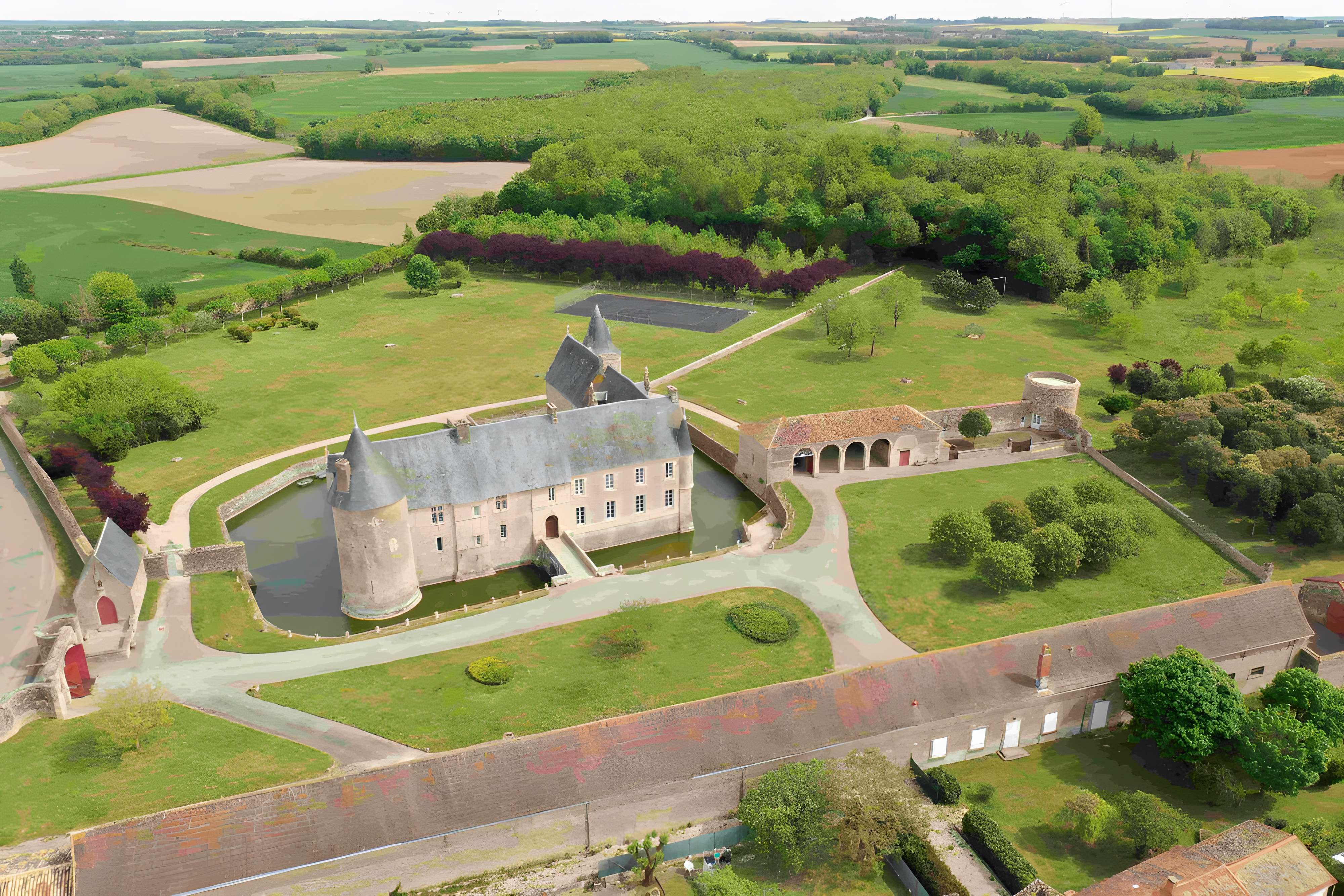 chateau de saveilles vue aerienne generale