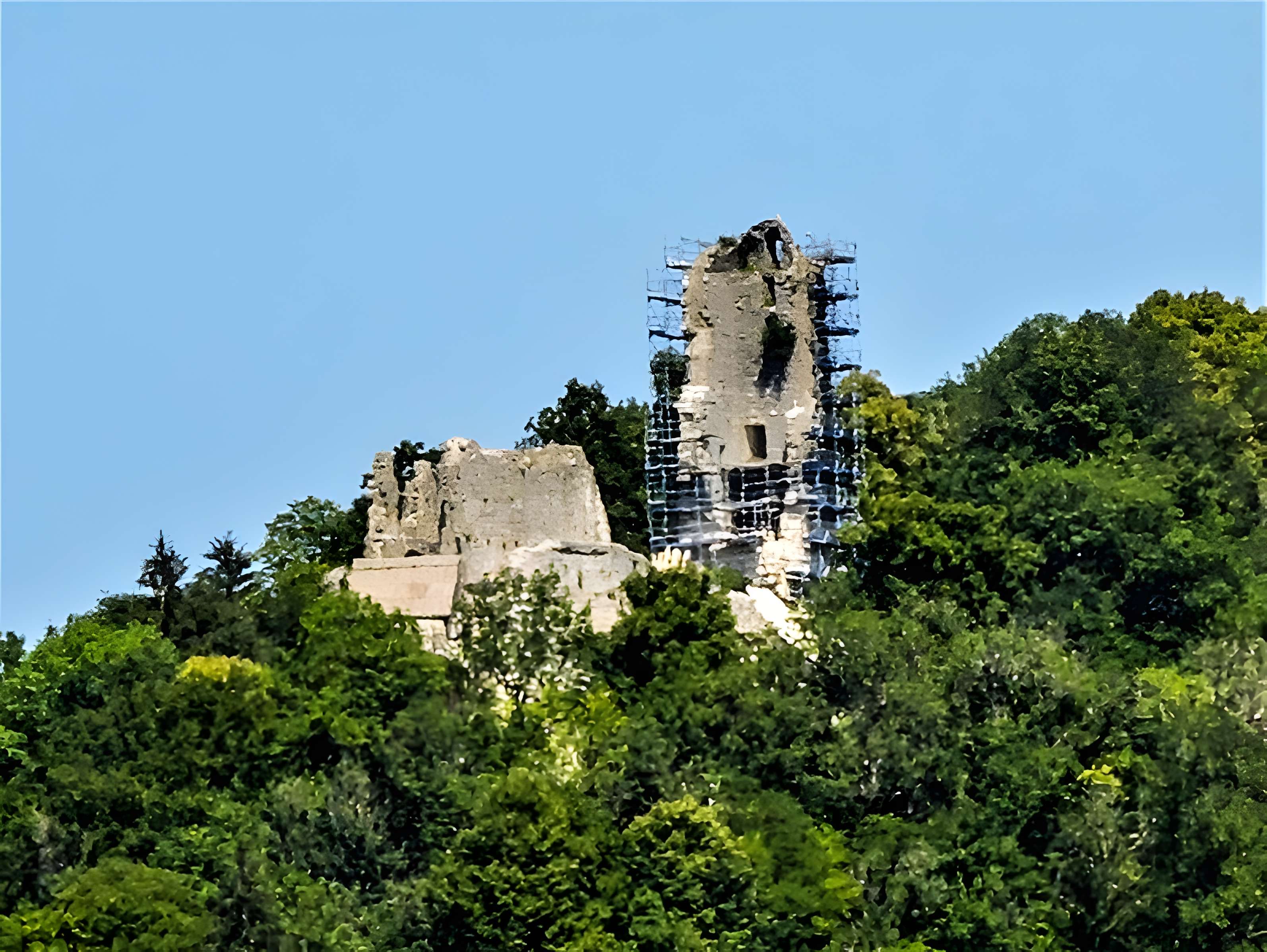 Château de Scey (également sur commune de Chassagne-Saint-Denis)
