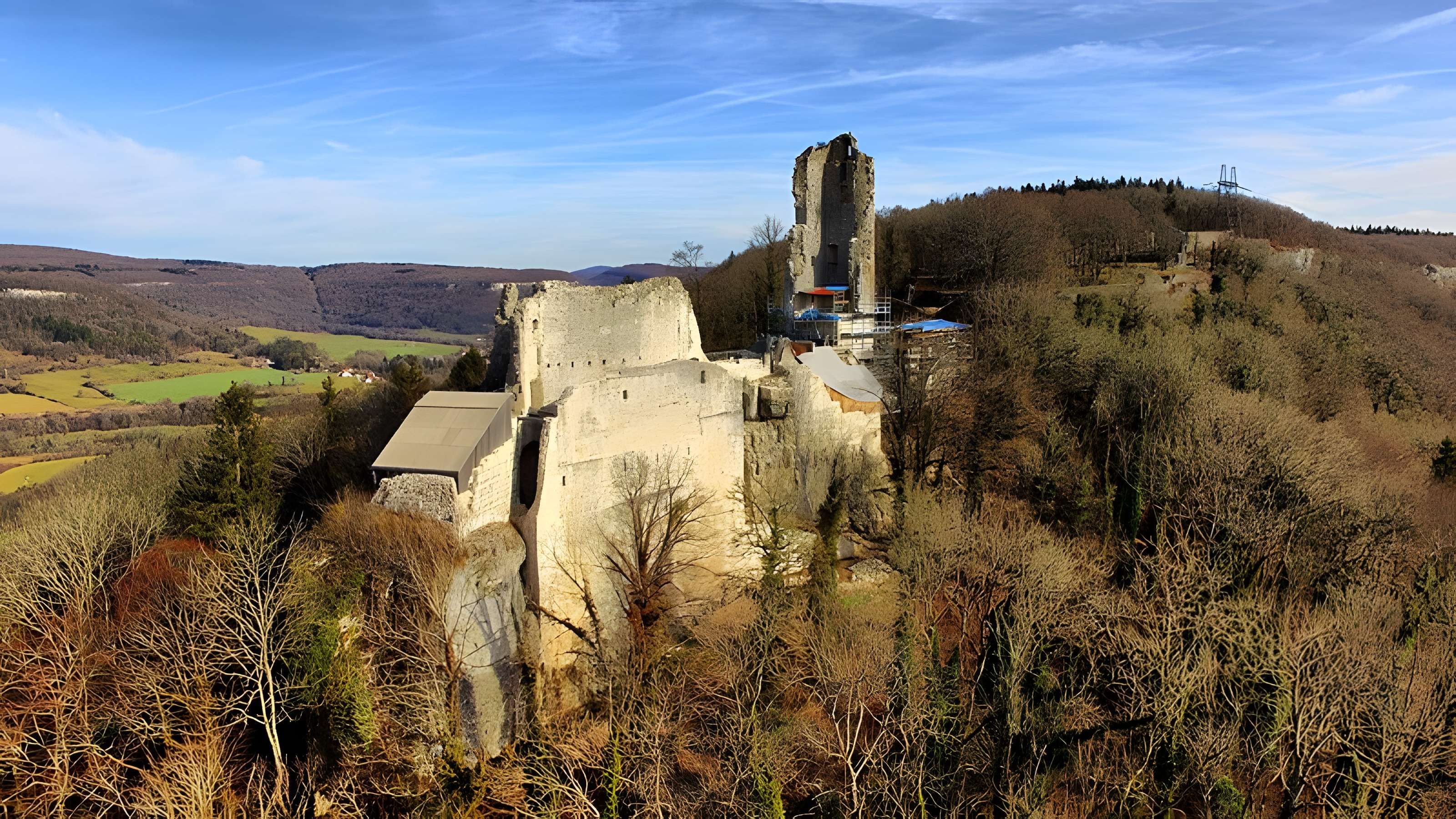 Château de Scey (également sur commune de Chassagne-Saint-Denis)