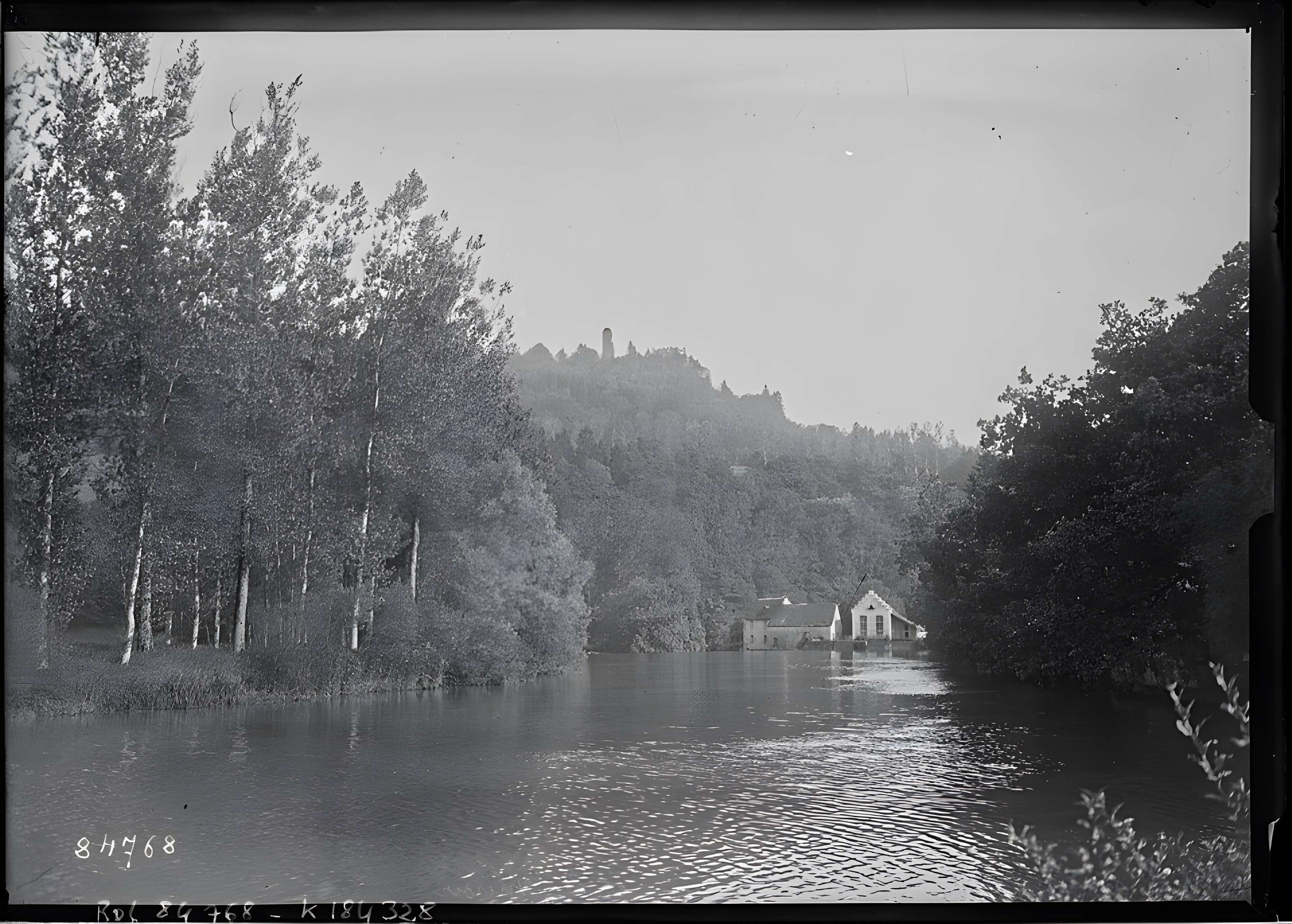 Château de Scey (également sur commune de Chassagne-Saint-Denis)
