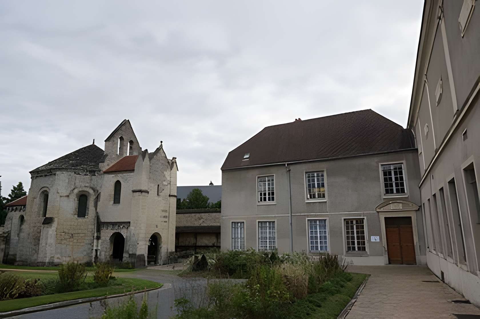 Musée d'art et d'archéologie de Laon extérieur du musée