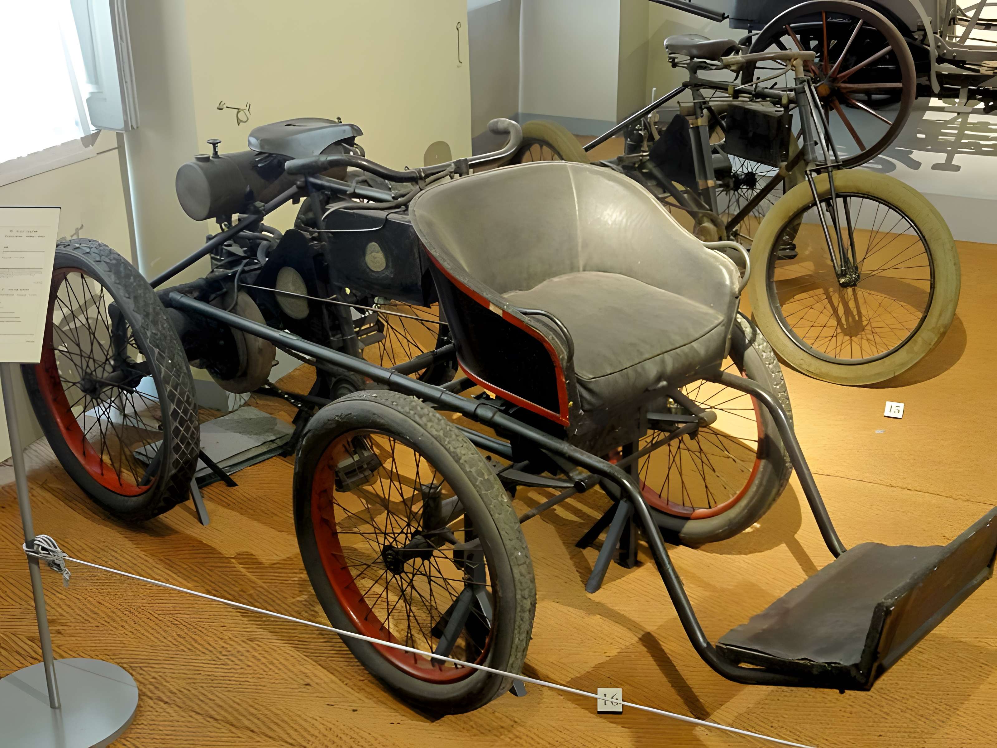 Musée national de la Voiture et du Tourisme à Compiègne