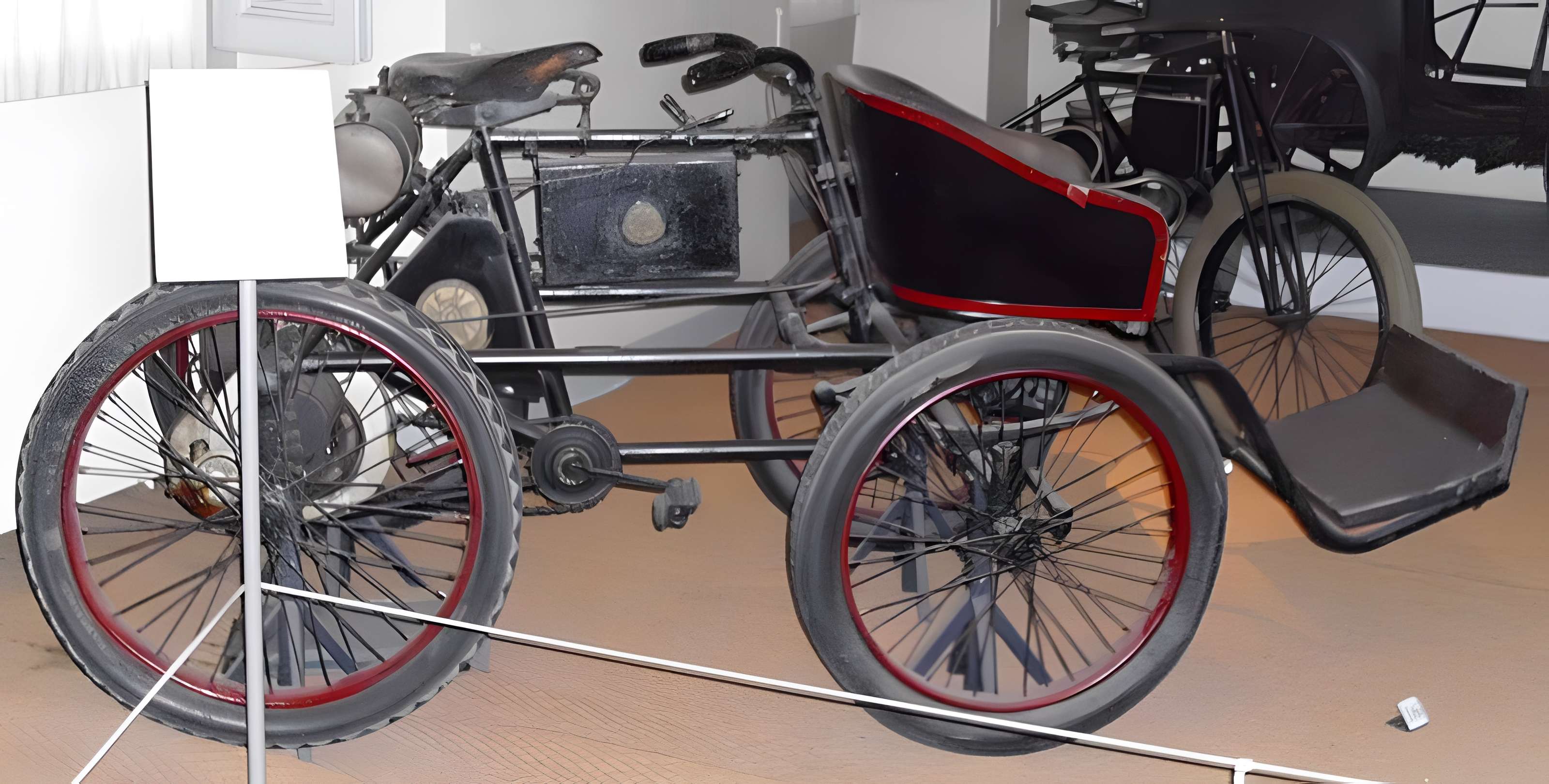 Musée national de la Voiture et du Tourisme à Compiègne