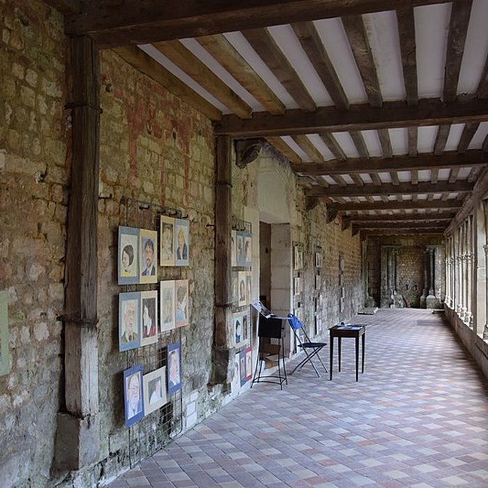 Photo de Ancien palais épiscopal, ancien palais de justice, actuellement musée départemental de lOise