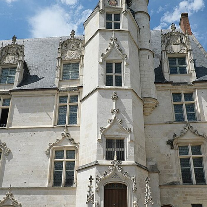 Photo de Ancien palais épiscopal, ancien palais de justice, actuellement musée départemental de lOise