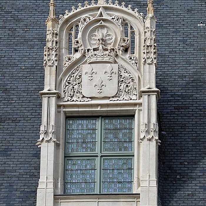 Photo de Ancien palais épiscopal, ancien palais de justice, actuellement musée départemental de lOise