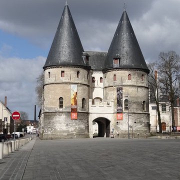 Ancien palais épiscopal, ancien palais de justice, actuellement musée départemental de lOise