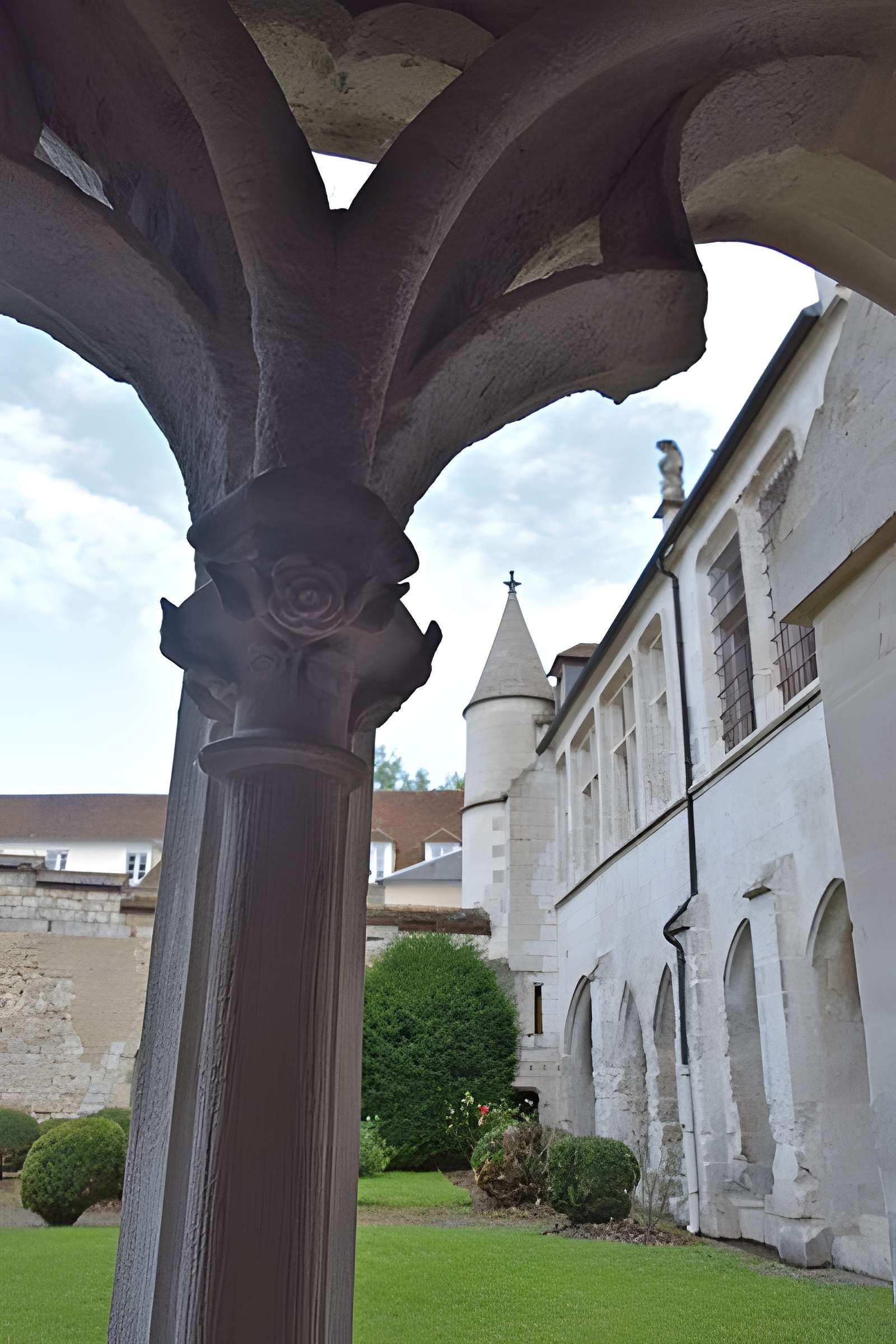 Ancien palais épiscopal, ancien palais de justice, actuellement musée départemental de l'Oise