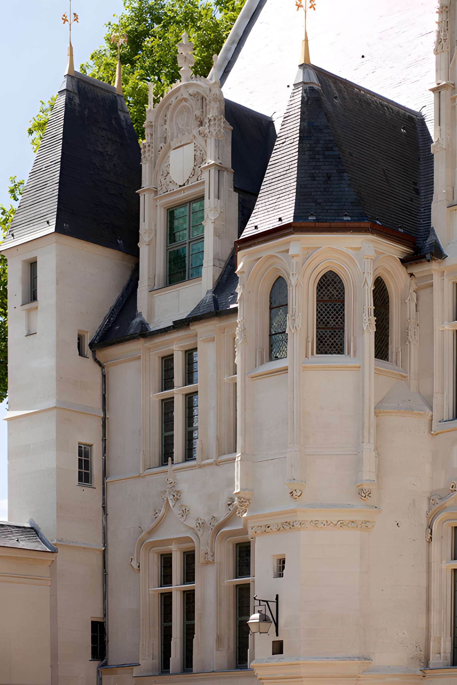 Ancien palais épiscopal, ancien palais de justice, actuellement musée départemental de l'Oise