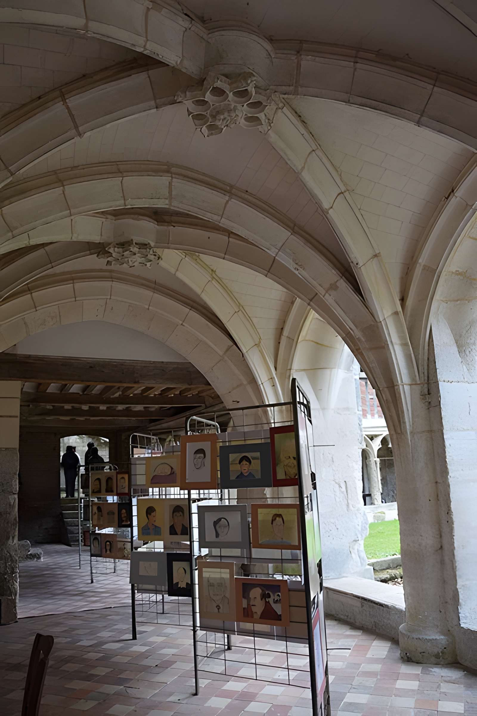 Ancien palais épiscopal, ancien palais de justice, actuellement musée départemental de l'Oise