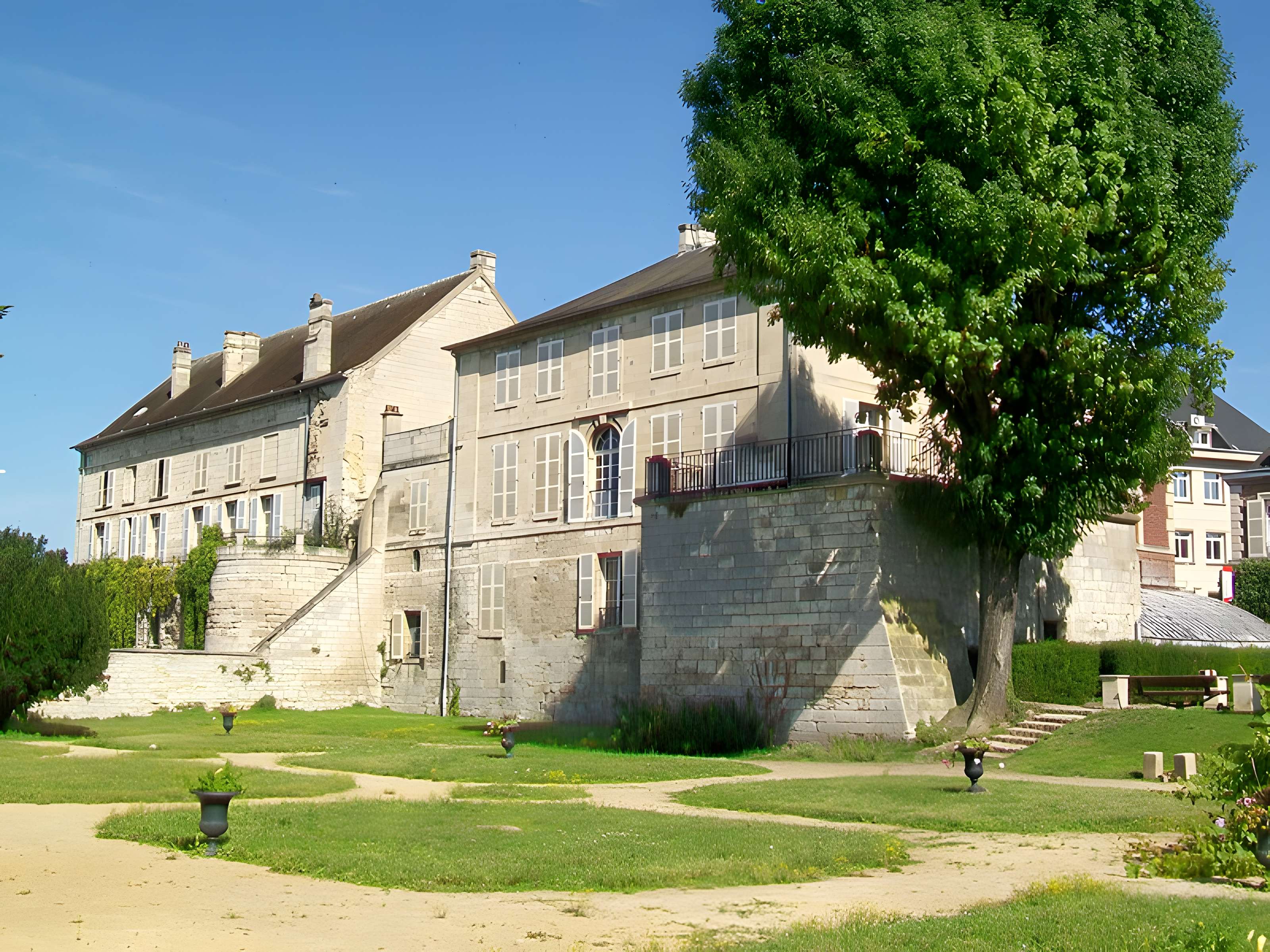 Musée Gallé-Juillet à Creil