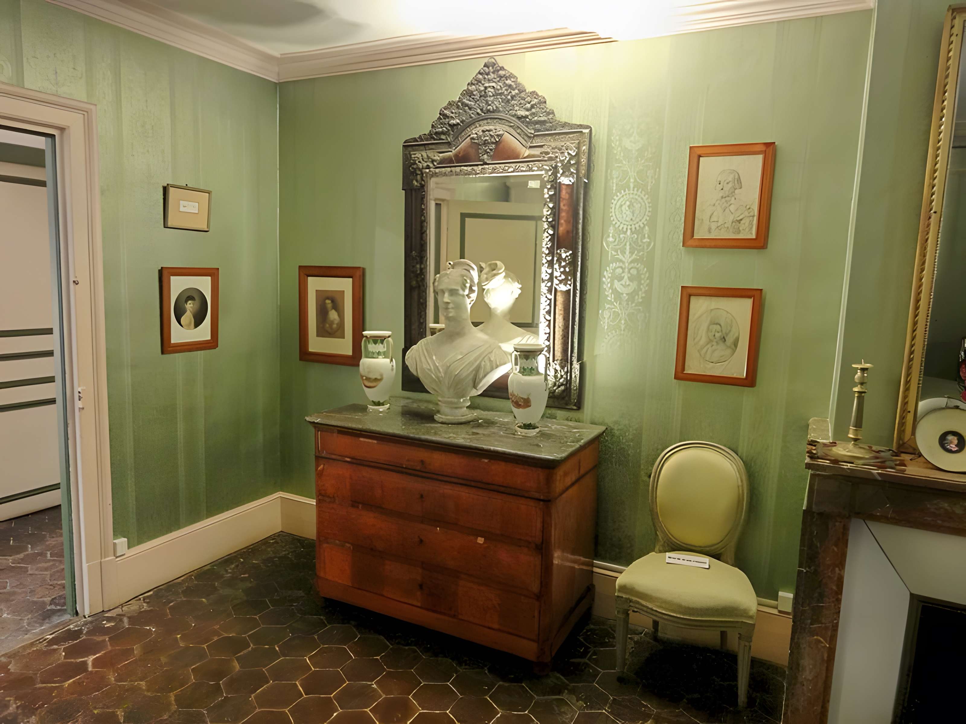 Musée Gallé-Juillet à Creil