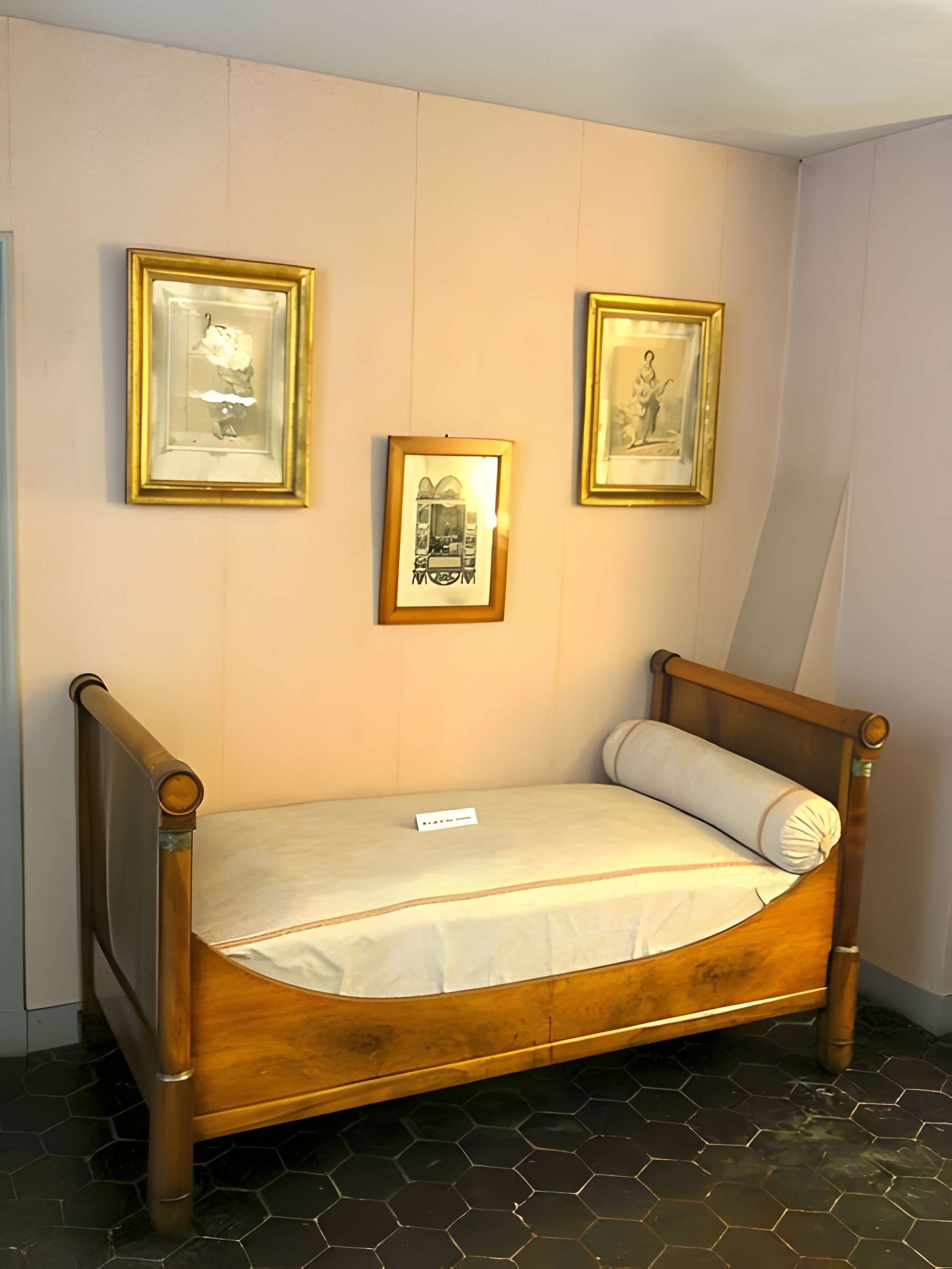 Musée Gallé-Juillet à Creil