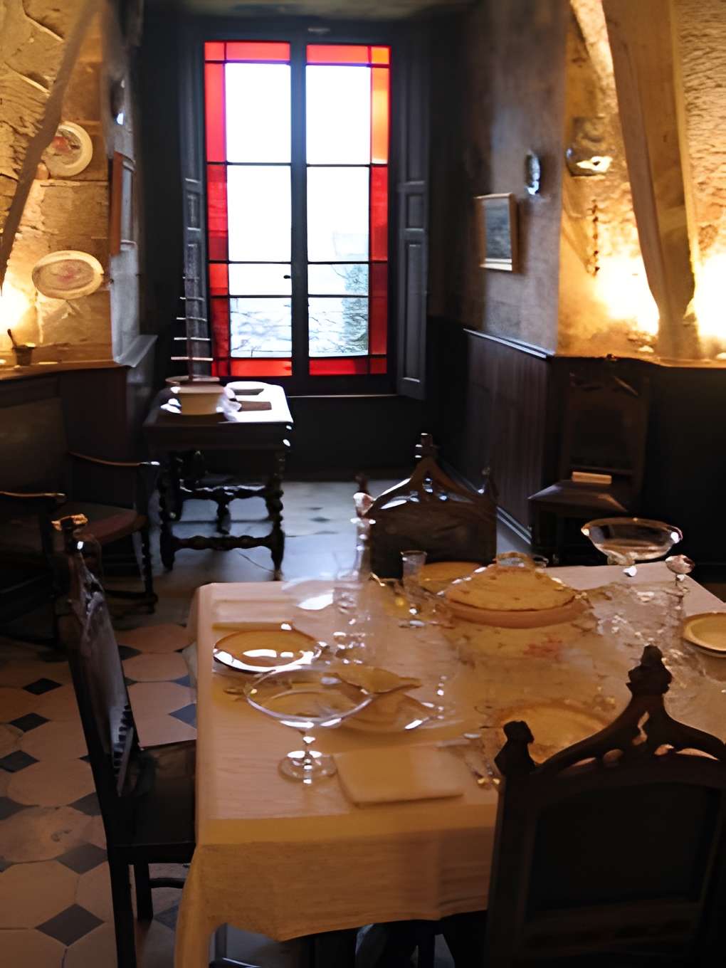 Musée Gallé-Juillet à Creil intérieur du musée