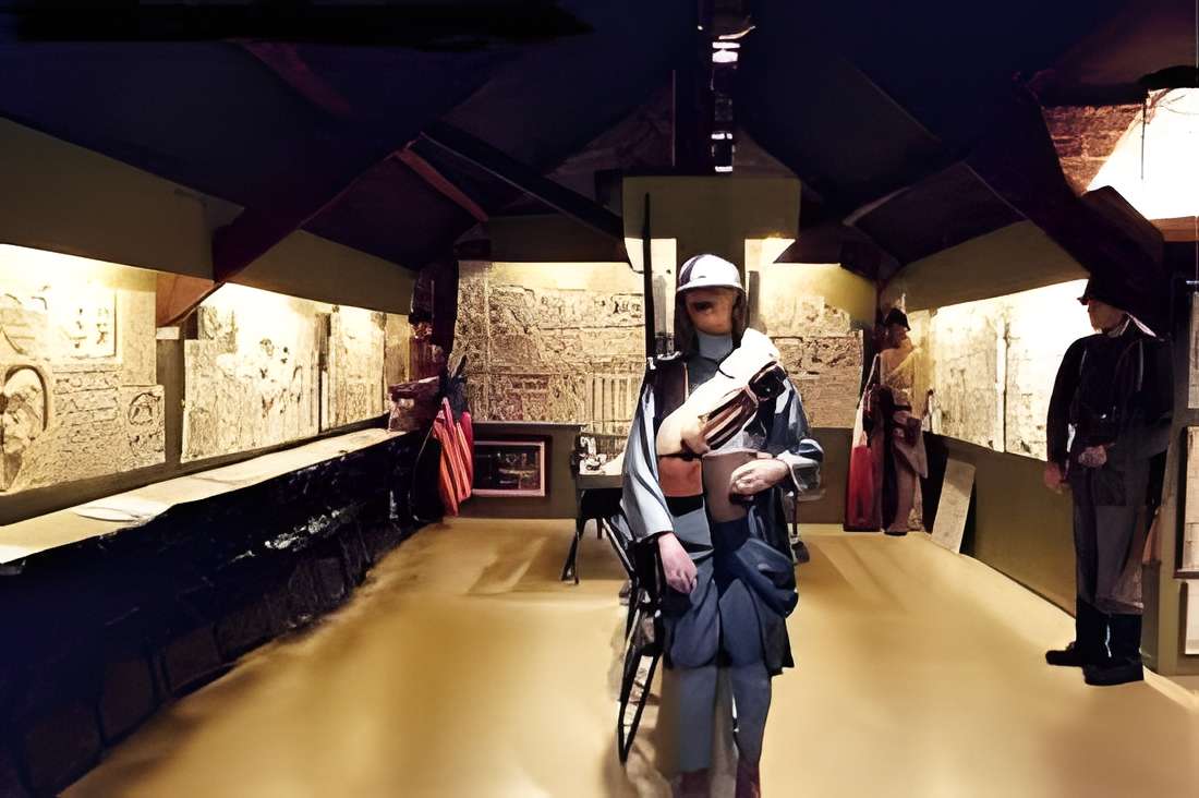 Musée Serge Ramond la Mémoire des Murs à Verneuil-en-Halatte intérieur du musée