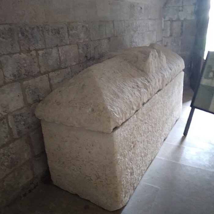 Photo de Le Beffroi - musée Boucher de Perthes - Manessier