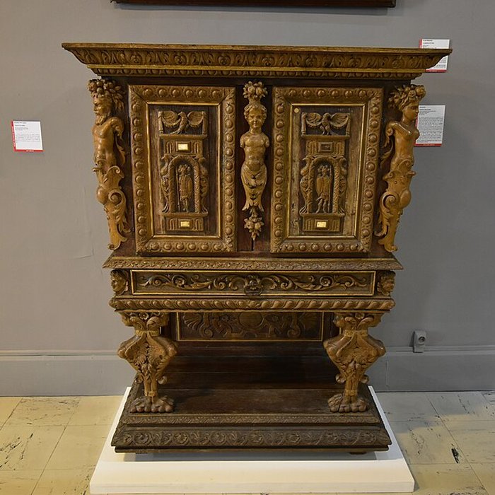 Photo de Le Beffroi - musée Boucher de Perthes - Manessier