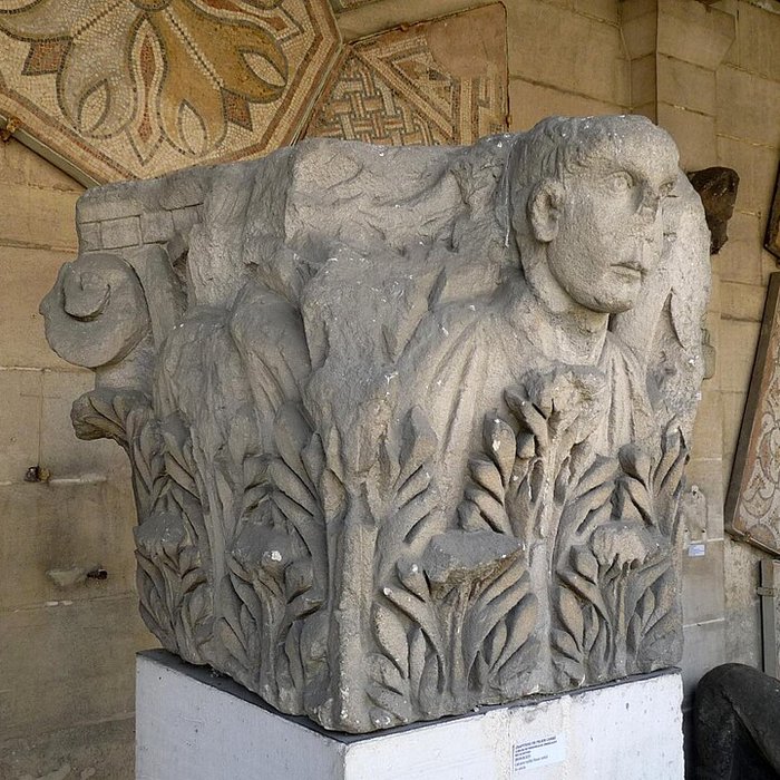 Photo de Musée archéologique et historique de la Charente à Angoulême