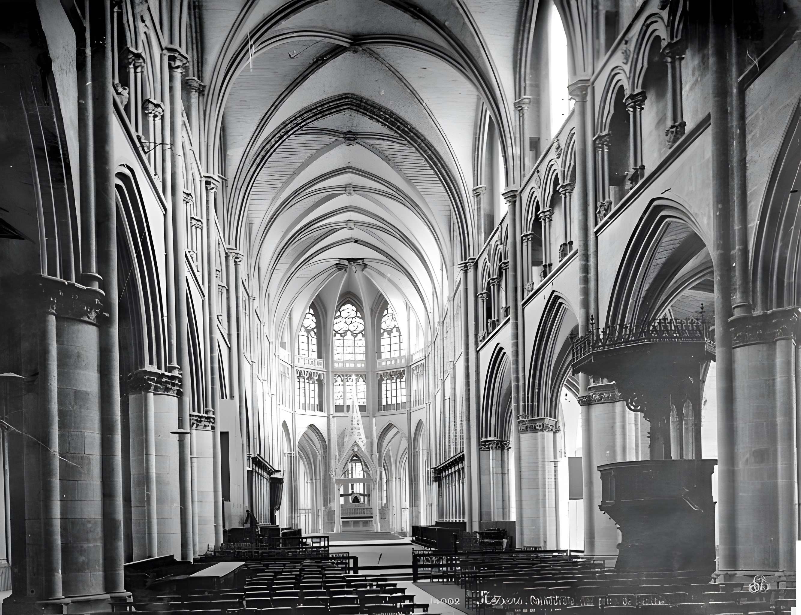 Cathédrale Saint-Cyr-et-Sainte-Julitte de Nevers