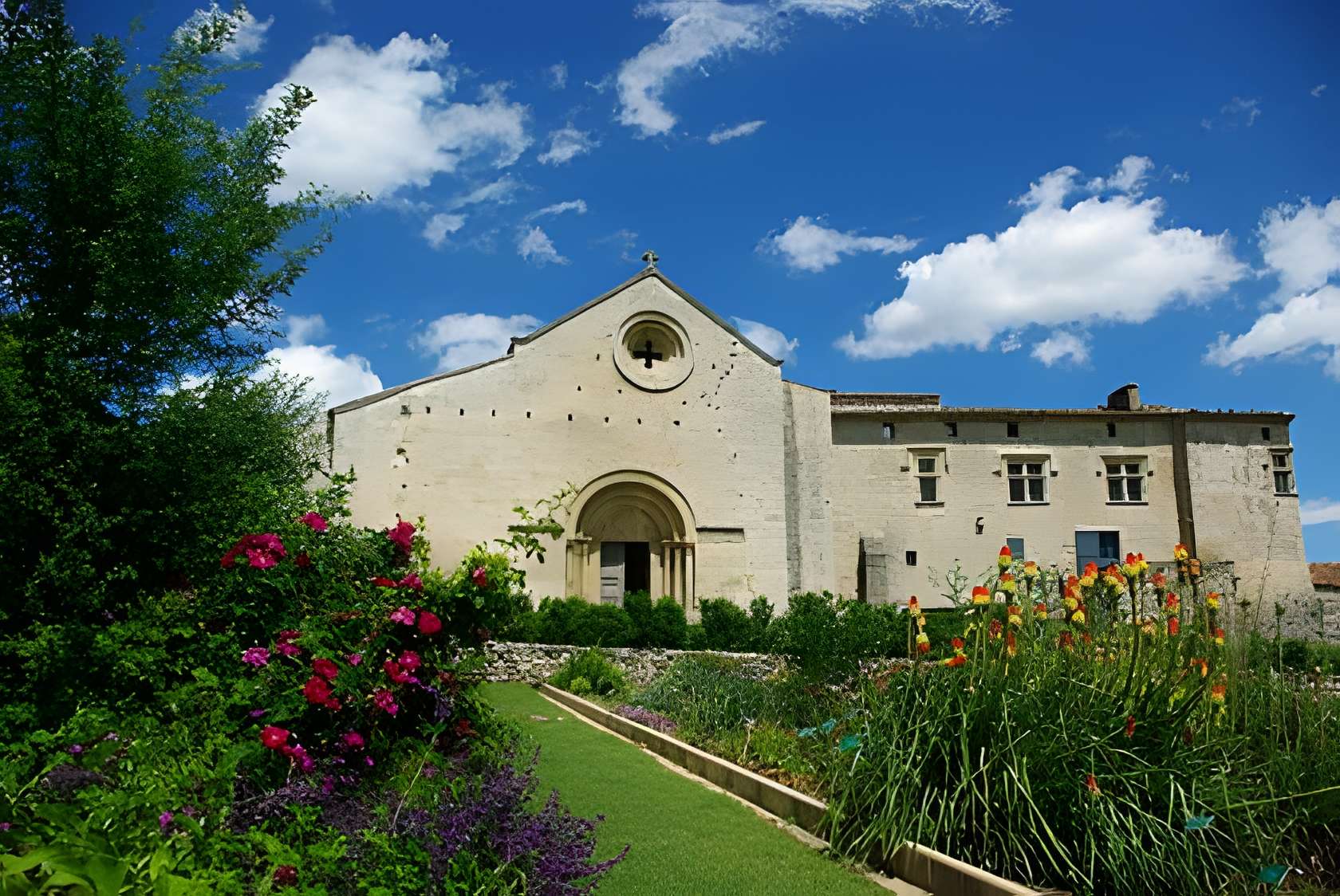 Musée de Salagon à Mane Façade du musée