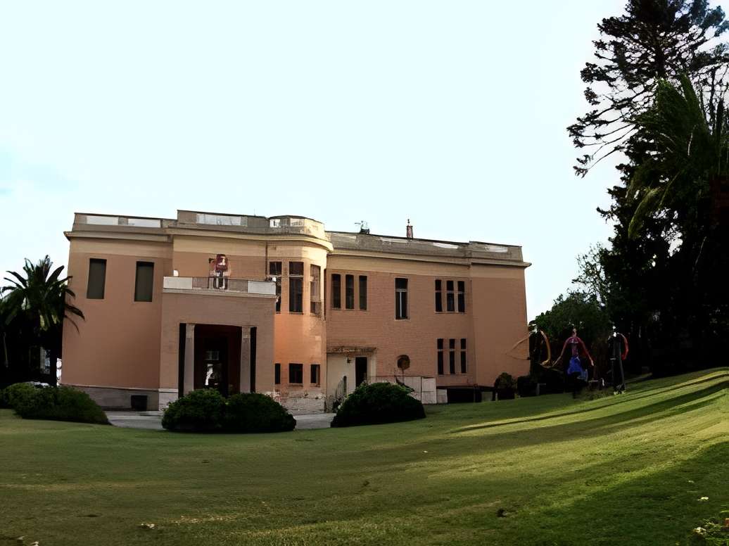 Musée international d'art naïf Anatole Jakovsky à Nice Façade du château