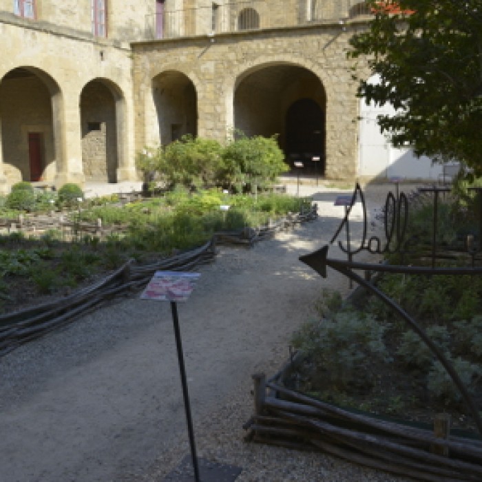 Photo de Château de lEmpéri : Musée dart et dhistoire militaire
