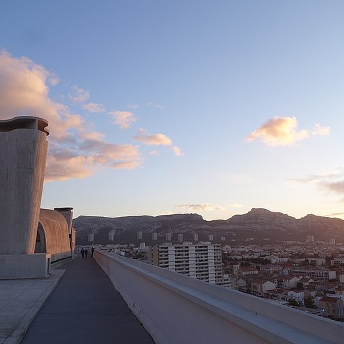 Photo de MAMO : Centre dart de la Cité Radieuse du Corbusier