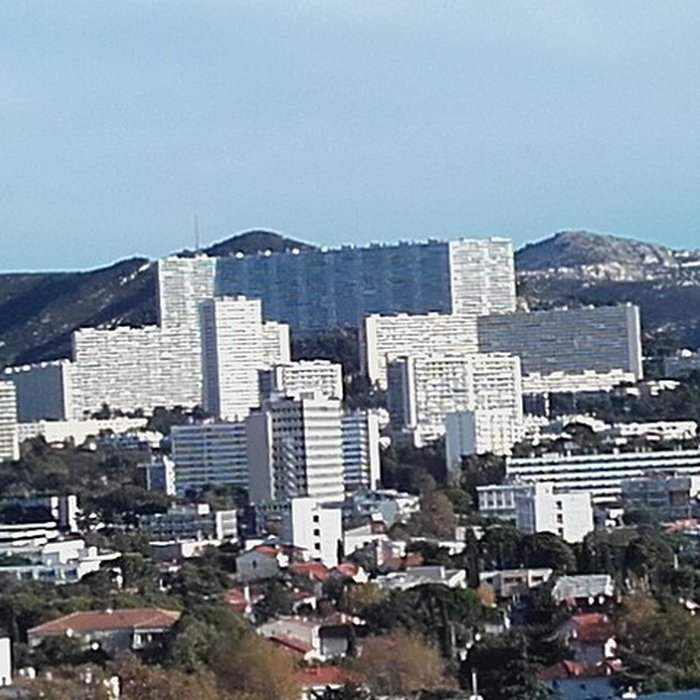 Photo de MAMO : Centre dart de la Cité Radieuse du Corbusier