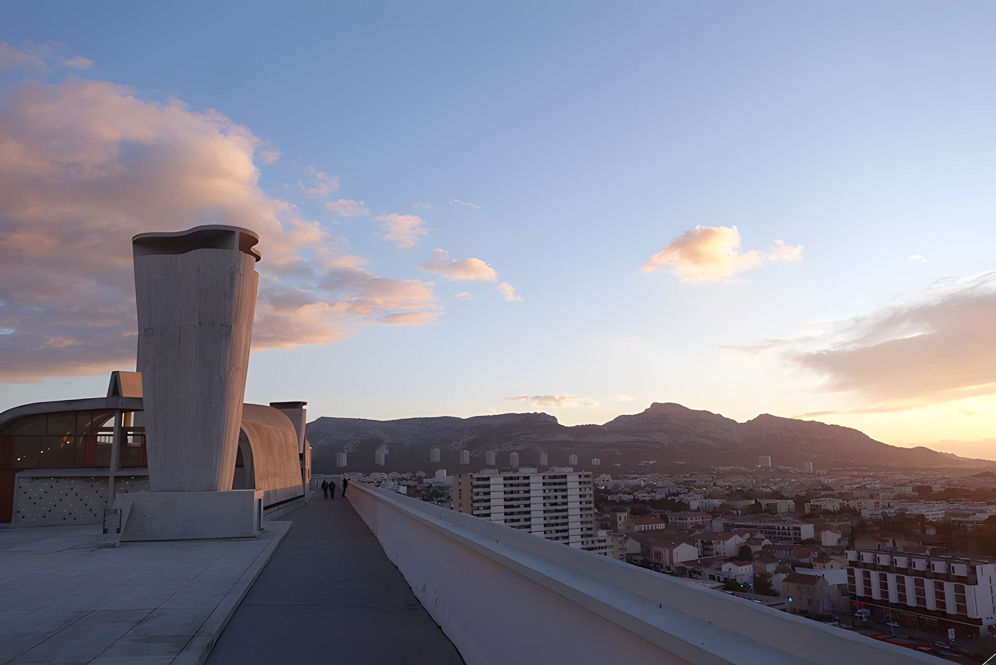 MAMO : Centre d'art de la Cité Radieuse du Corbusier