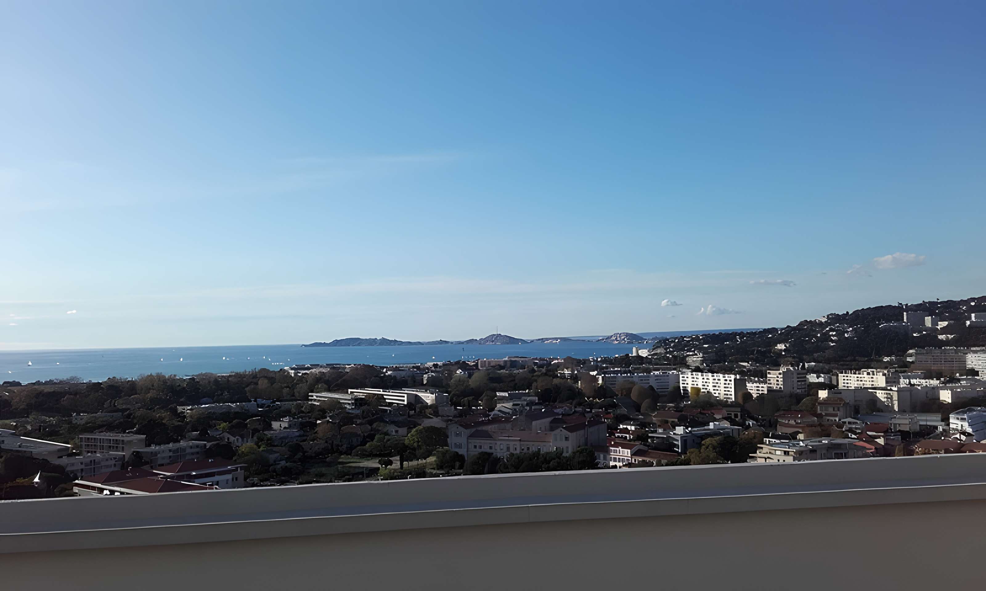 MAMO : Centre d'art de la Cité Radieuse du Corbusier