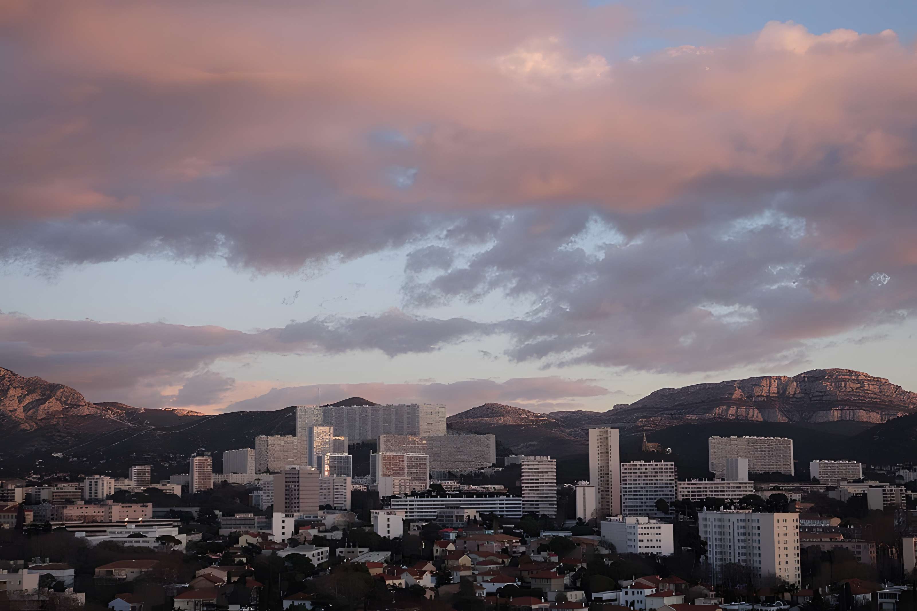 MAMO : Centre d'art de la Cité Radieuse du Corbusier