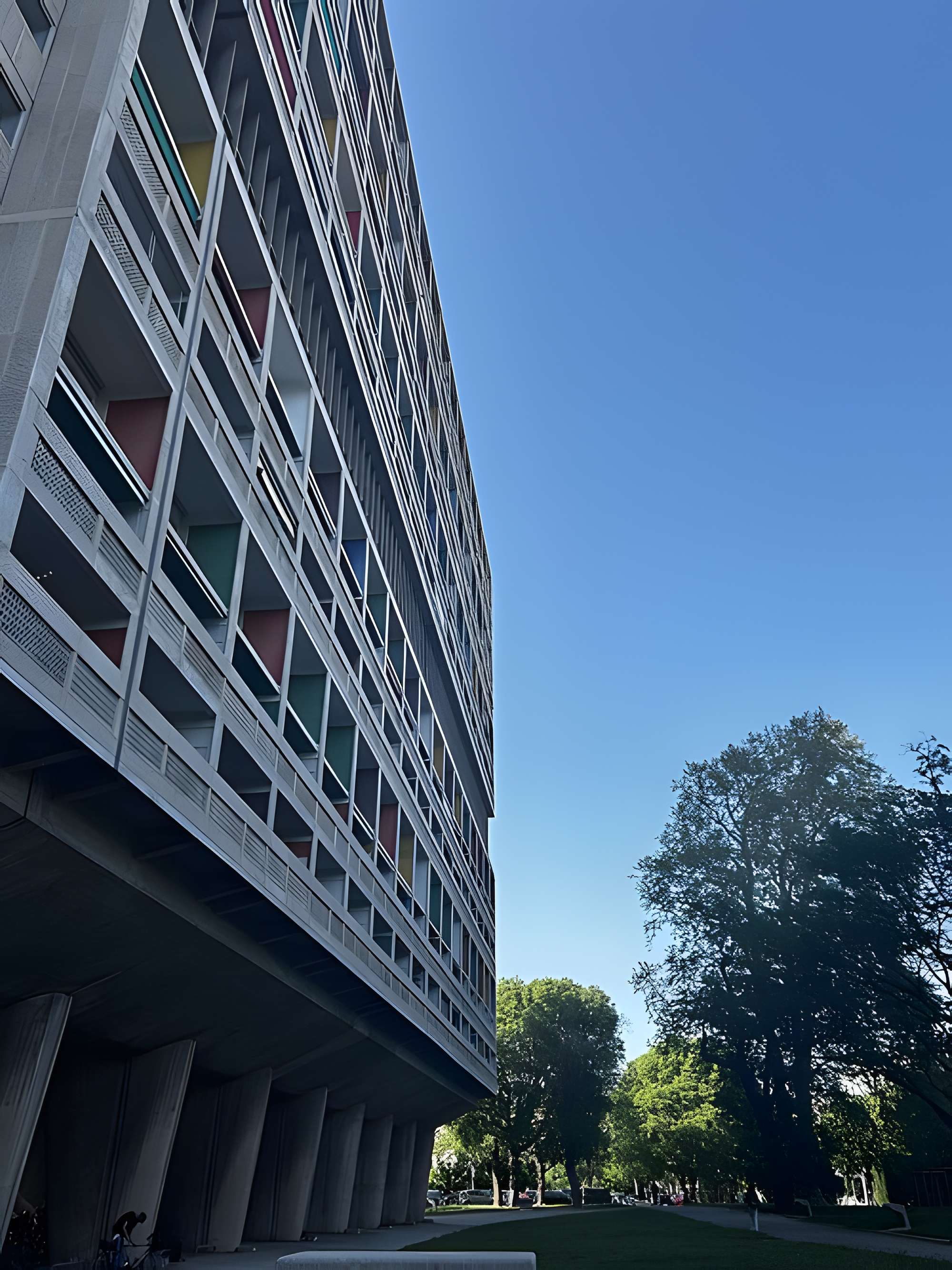 MAMO : Centre d'art de la Cité Radieuse du Corbusier