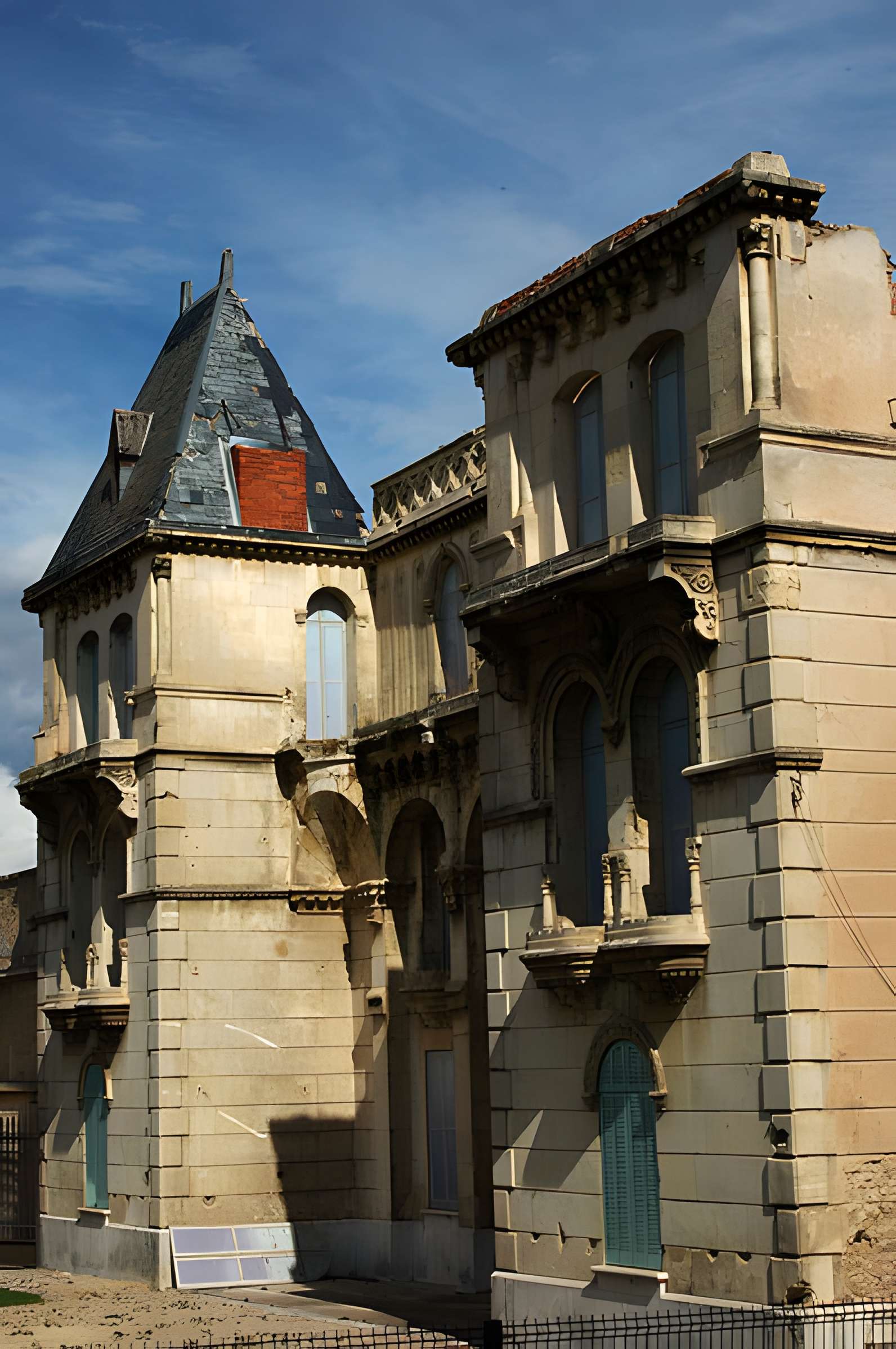 Château de la Buzine : Musée du cinéma méditerranéen