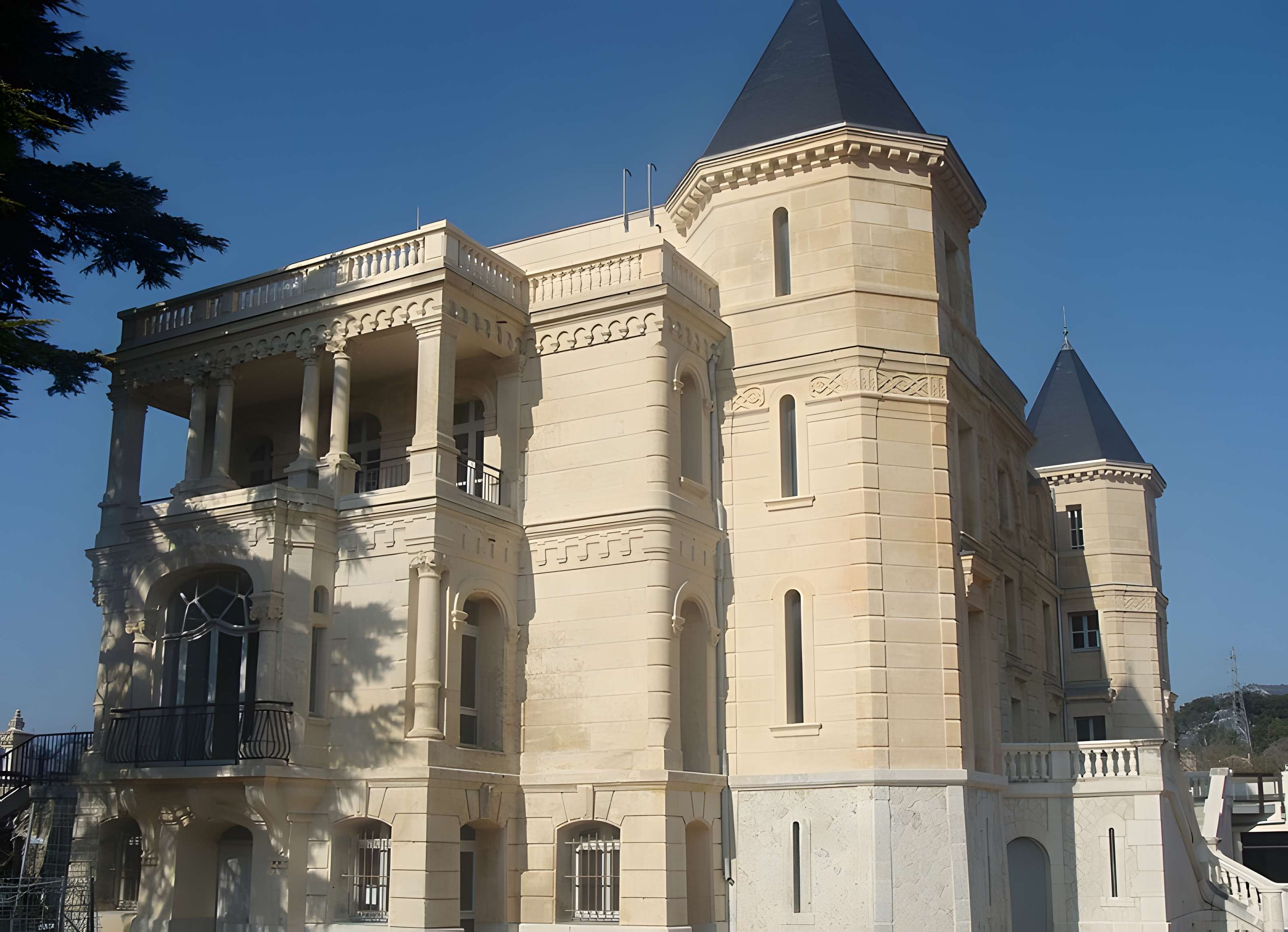 Château de la Buzine : Musée du cinéma méditerranéen