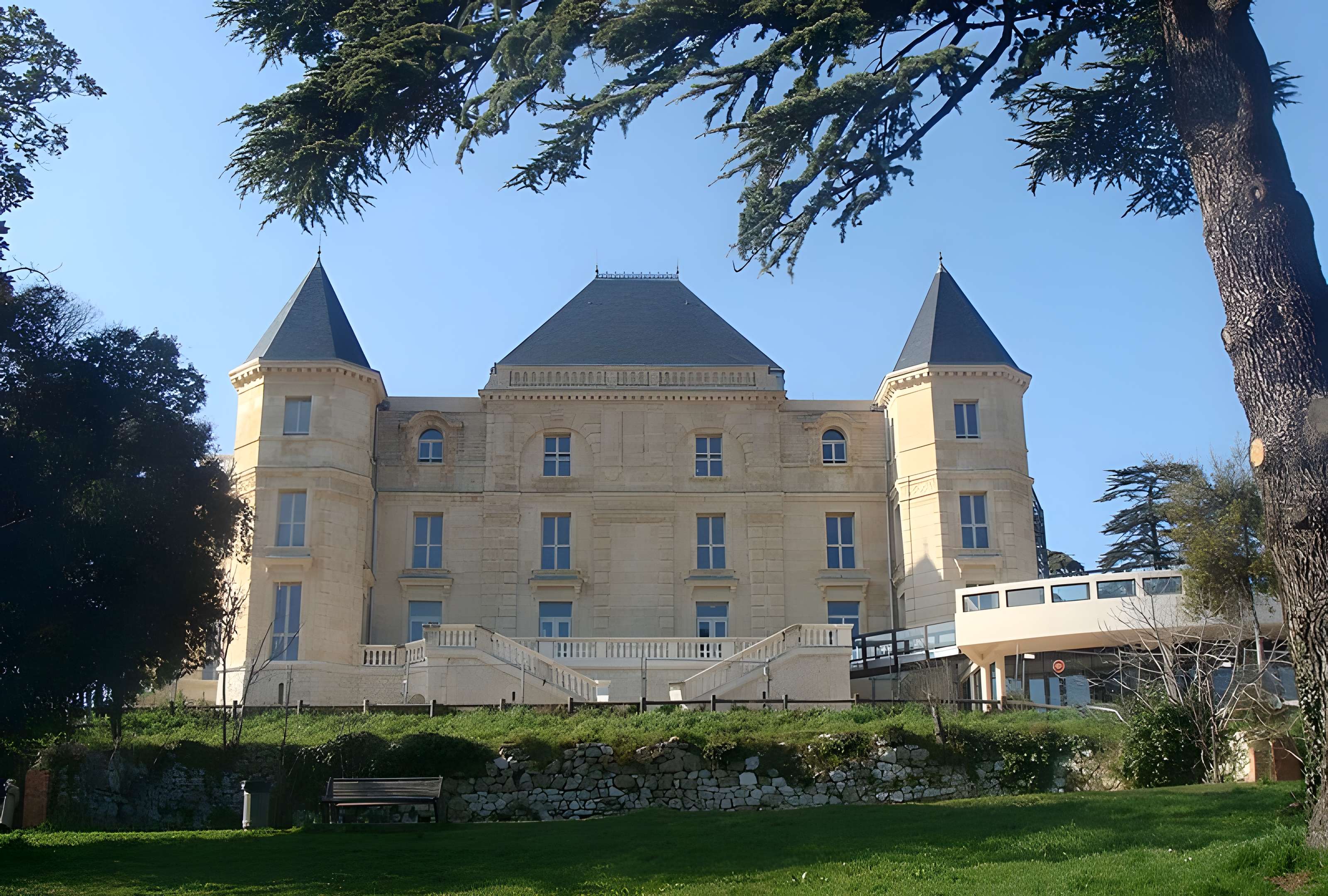Château de la Buzine : Musée du cinéma méditerranéen