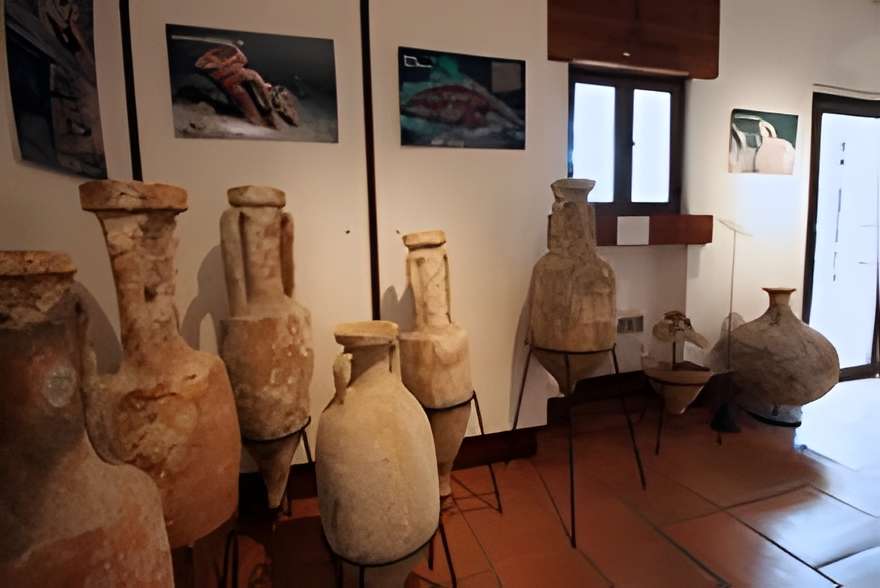 Musée méditerranéen d'arts et traditions populaires de Cassis intérieur du musée