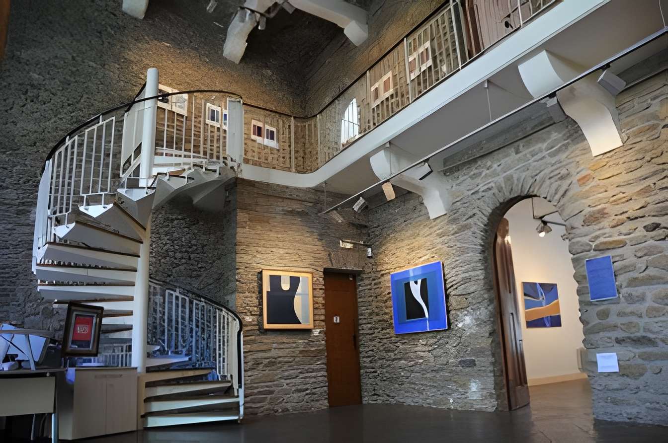 Musée arts et histoire à Bormes-les-Mimosas intérieur du musée
