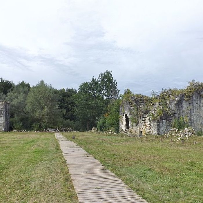Photo de Château de Thomas de Savoie ruines