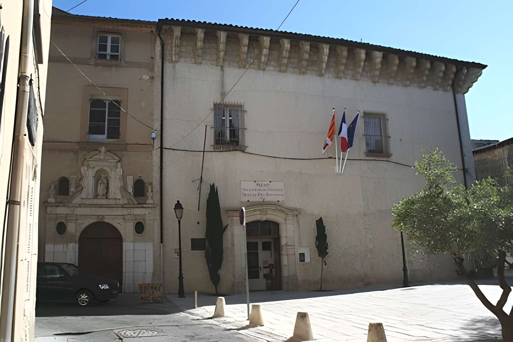 Musée du pays brignolais au Palais des Comtes de Provence à Brignoles Façade du musée