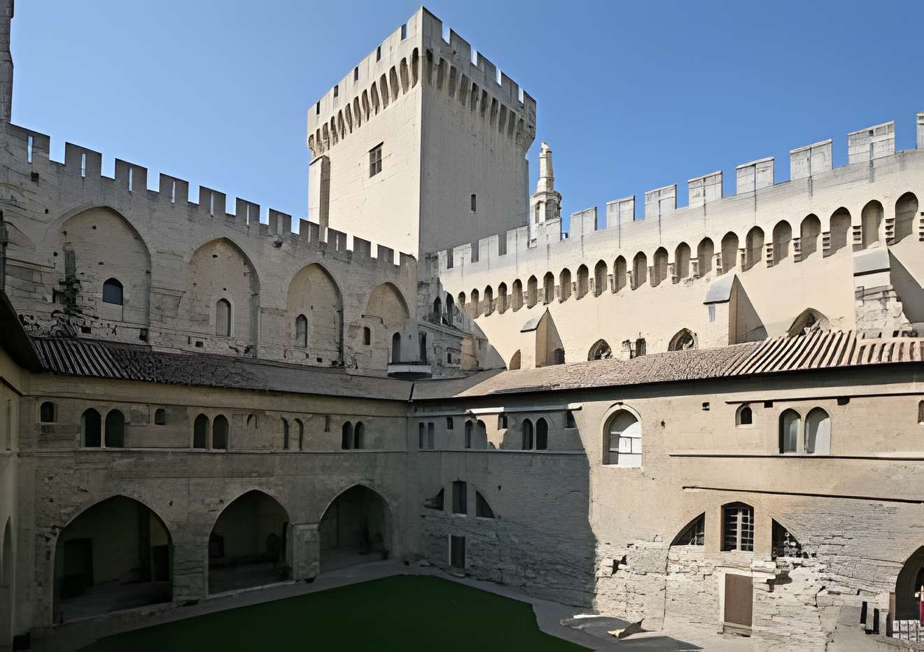 Musée de l'oeuvre à Avignon Le cloître
